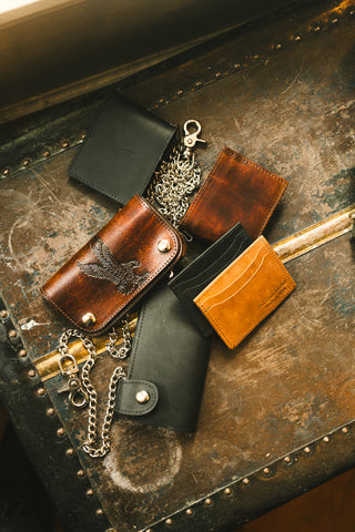 Wallets, Chains & Purses