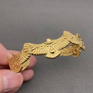18k Freebird Bangle